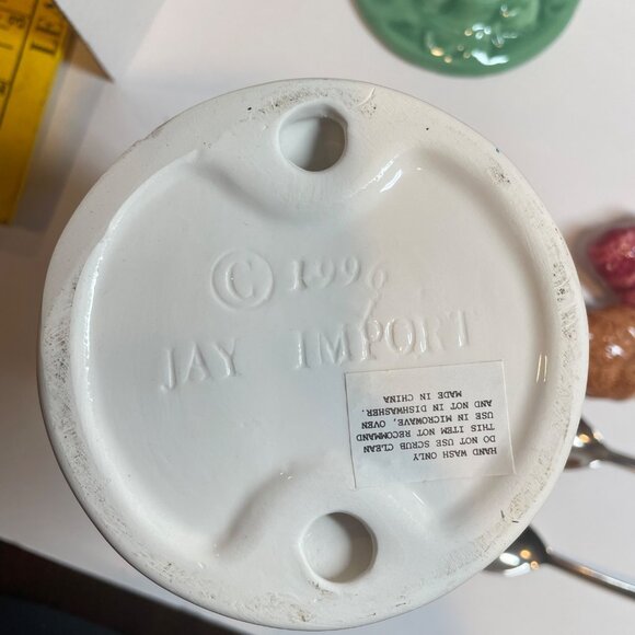 Set Of 4 vintage Ceramic Ice Cream Cone Shaped Dessert Dish with Matching Spoons - Picture 9 of 9